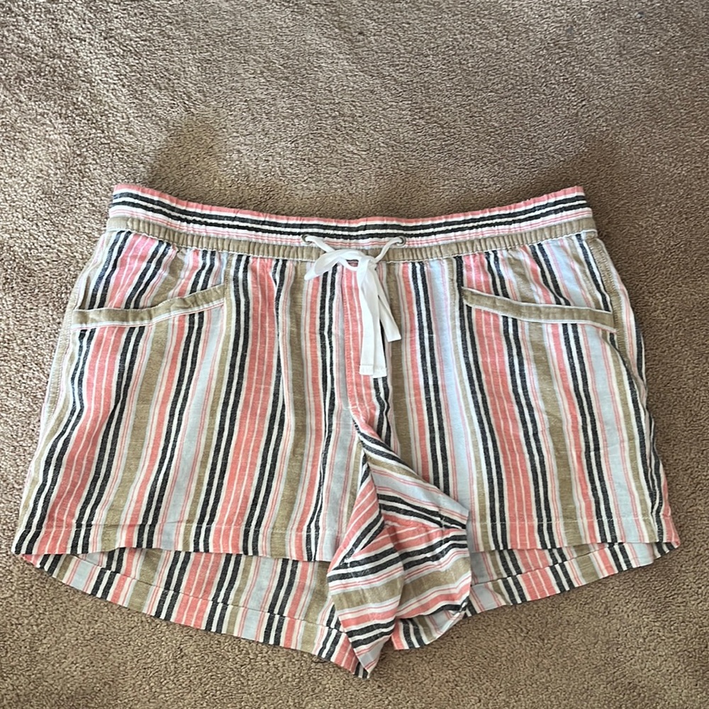 Gap linen shorts with stripes